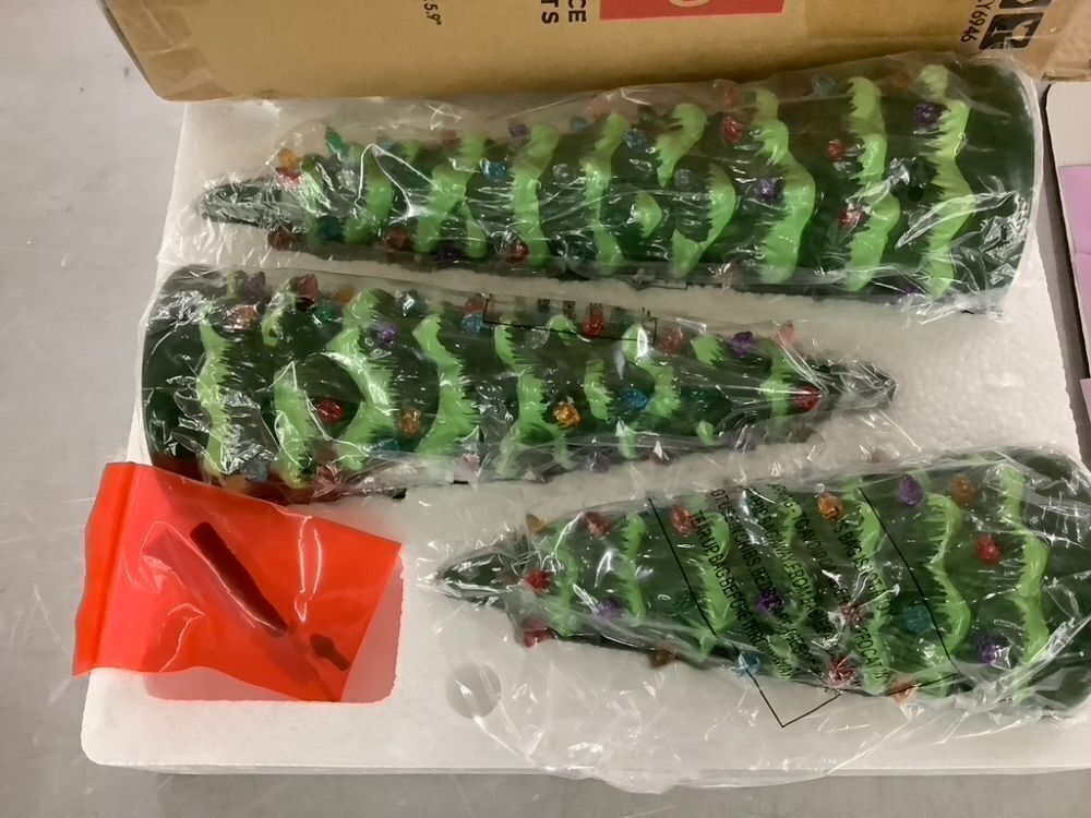 Set of 3 Pre-Lit Ceramic Tabletop Christmas Trees - Image 2 - Lot 302