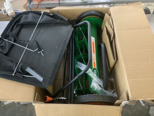 Scotts 20 in. Manual Walk Behind Reel Lawn Mower with Grass Catcher - Lot 312JF