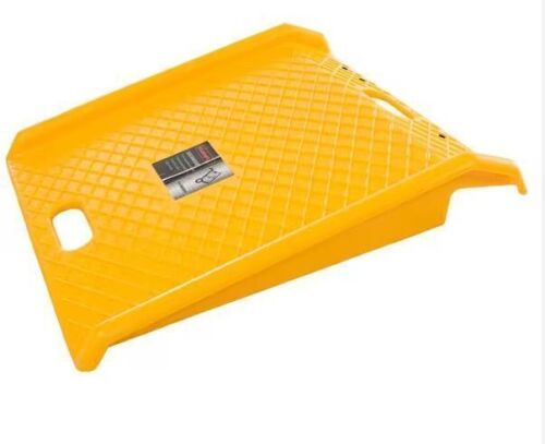 Stalwart Portable High-Density Curb Ramp with 1000 lbs. Weight Capacity - Lot 323JF