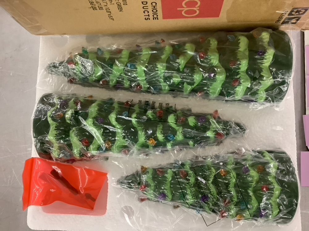 Set of 3 Pre-Lit Ceramic Tabletop Christmas Trees - Image 5 - Lot 401