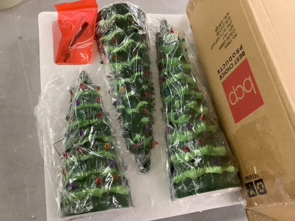 Set of 3 Pre-Lit Ceramic Tabletop Christmas Trees - Image 4 - Lot 410