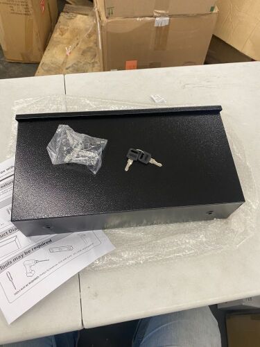 Wall-Mount Metal Mailbox with Keys - Lot 514