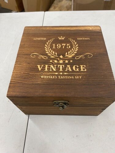 Vintage 1975 Aged to Perfection Whiskey Glass Gift Set - Lot 520
