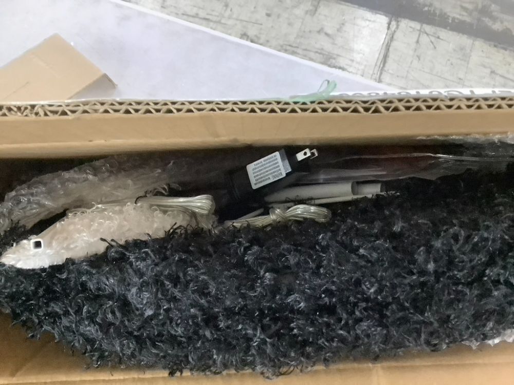 2pc Lighted Pop-Up Penguin Family Christmas Decoration w/ 150 Lights - 3ft - Image 4 - Lot 610