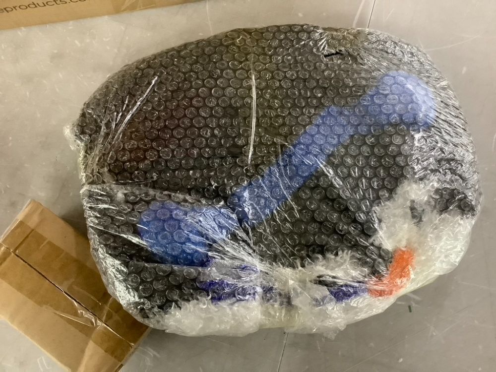 2pc Lighted Pop-Up Penguin Family Christmas Decoration w/ 150 Lights - 3ft - Image 5 - Lot 610