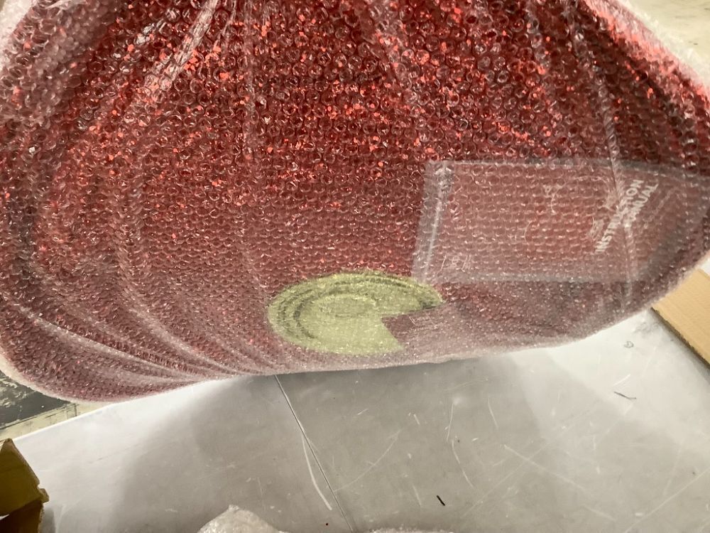 2pc Lighted Pop-Up Christmas Ornaments Decoration w/ 180 LED Lights, Stand - Image 5 - Lot 699