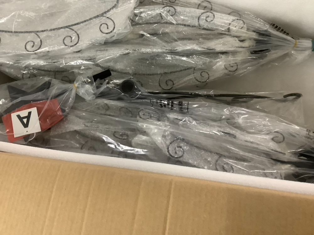 Wrought Iron Christmas Tree Ornament Display w/ Easy Assembly, Stand - 6ft - Image 6 - Lot 795