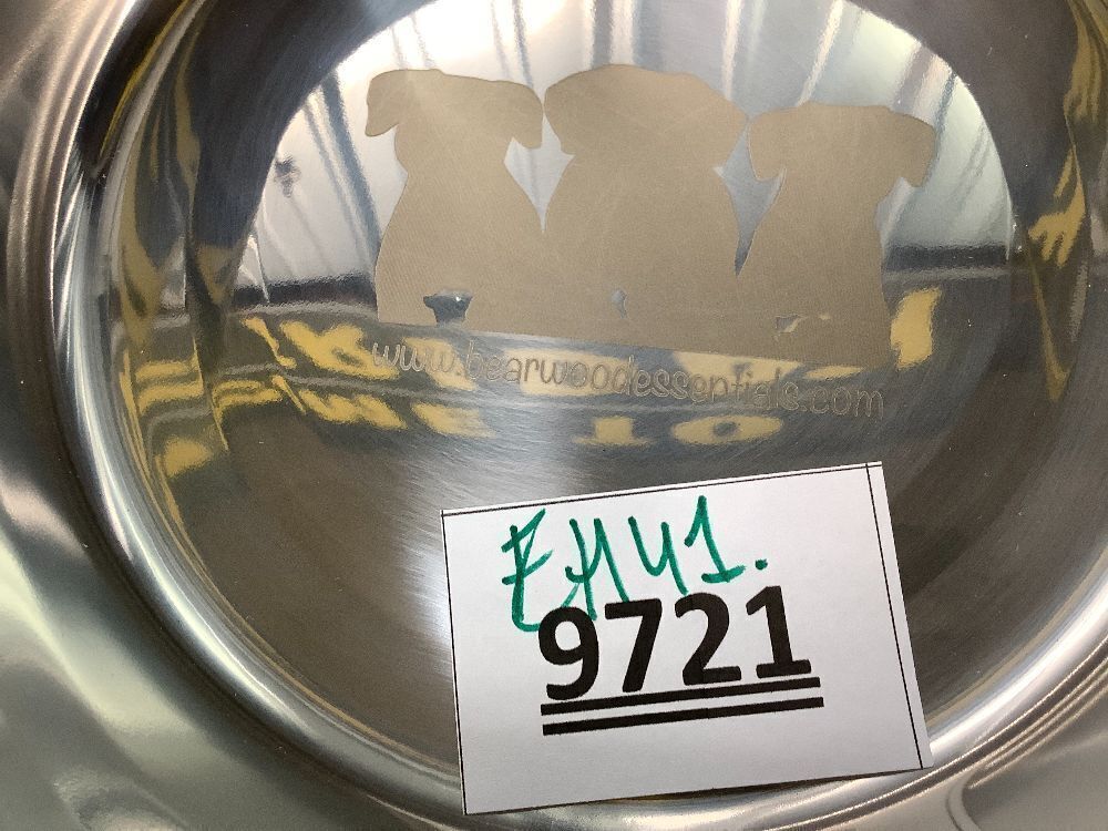 Bearwood Essentials Farmhouse Elevated Dog Feeder, Chestnut/White, Medium - Image 4 - Lot 9721