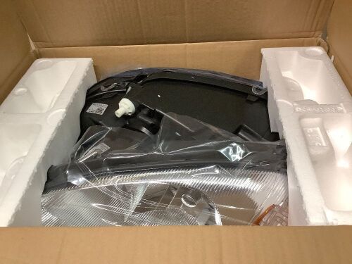 WEELMOTO Headlights Replacement Automotive Headlight Assemblies Chrome Housing Amber Reflector - Lot 9728