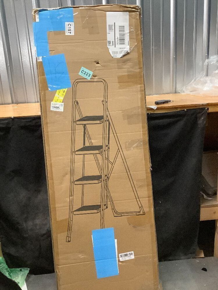 4-Step Ladder - Image 1 - Lot 9782