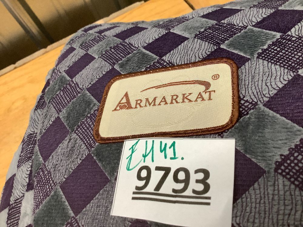 Armarkat Cat Bed - Image 4 - Lot 9793
