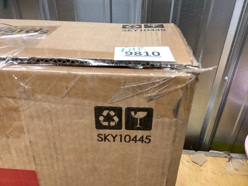 Pre-Lit Artificial Fir Christmas Wreath w/ LED Lights, Plug-In, PVC Tips - Image 3 - Lot 9810