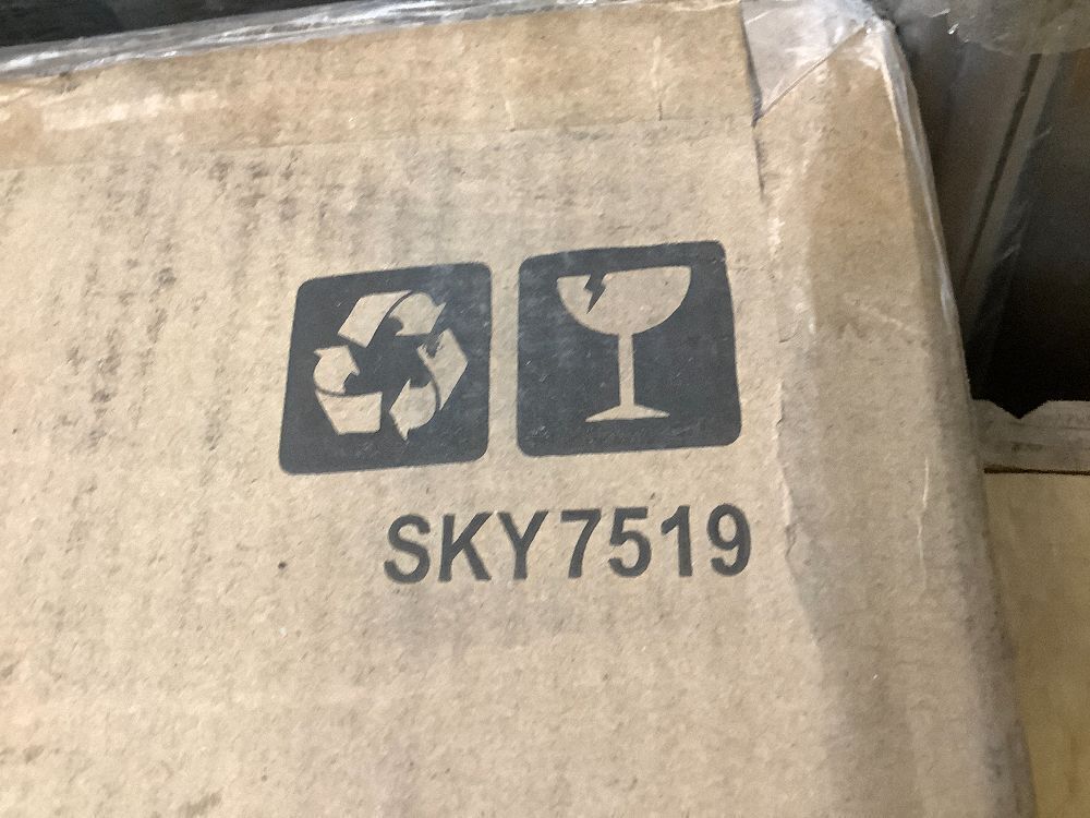 Large Water Hyacinth Double Laundry Hamper Basket w/ 2 Liner Bags - Image 3 - Lot 9811