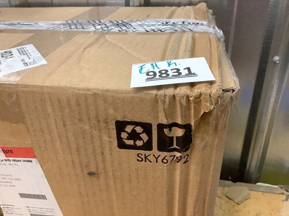 Woven Hyacinth Christmas Holiday Tree Collar - 42in - Image 3 - Lot 9831