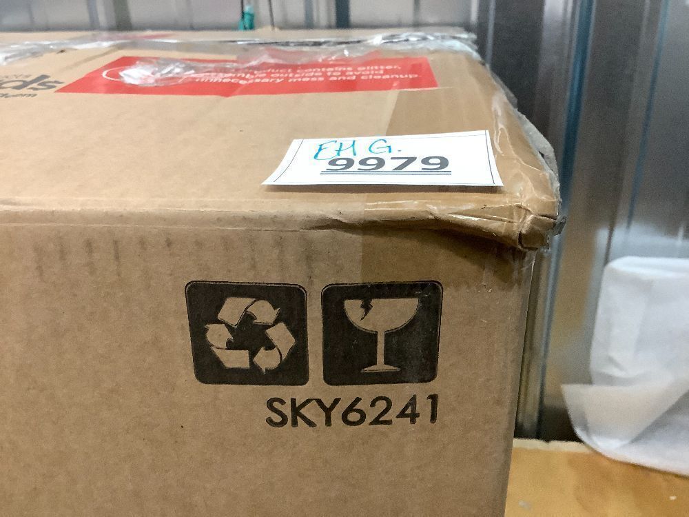 2-Piece Lighted Polar Bear Family Outdoor Decor Set w/ LED Lights - Image 3 - Lot 9979