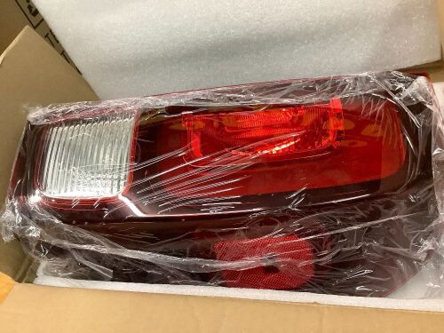 LED Type Tail Light without Blind Spot Monitor Right Driver's Side for Honda Ridgeline - Lot 197
