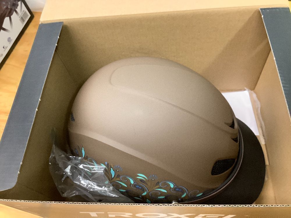 Troxel Dakota Turquoise Paisley All-Trails Helmet - Image 3 - Lot 250