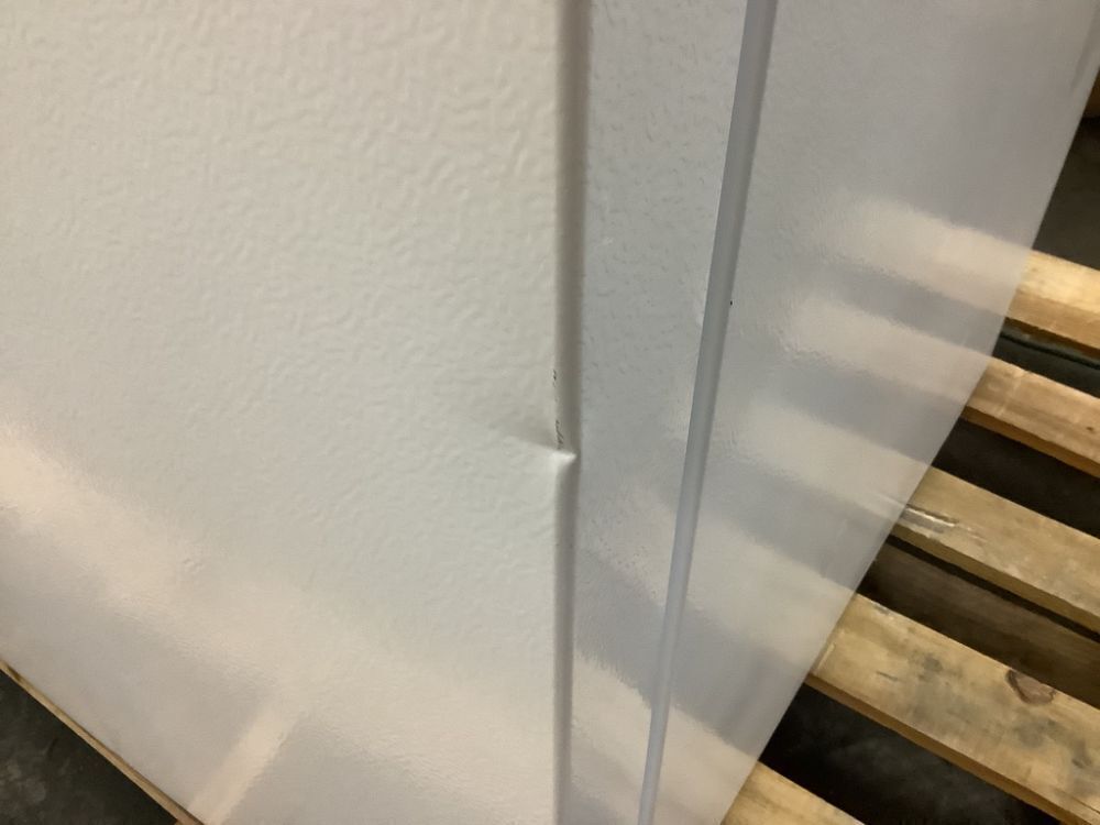 Vissani 18 cu. ft. Top Freezer Refrigerator - Small Dents - Image 6 - Lot 11JF