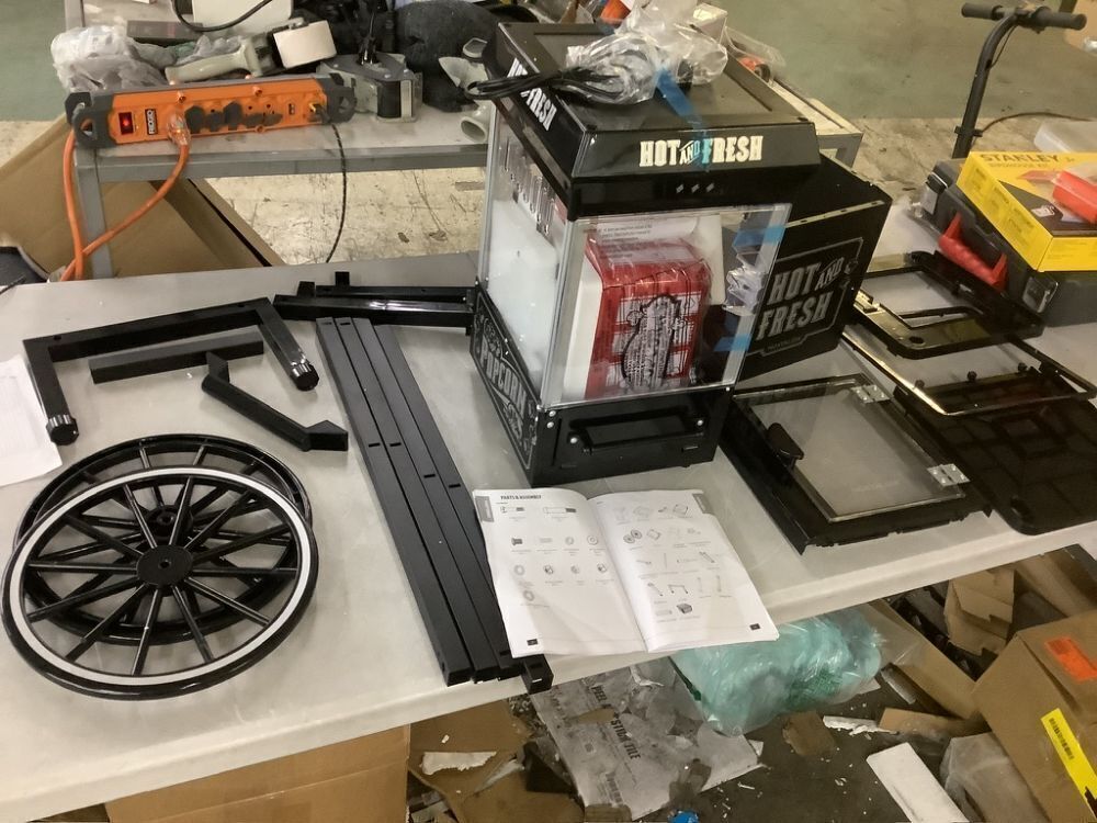 Nostalgia 300 W 2.5 oz. Black Popcorn Cart with 5 Qt. Popcorn Bowl - Image 2 - Lot 90JF