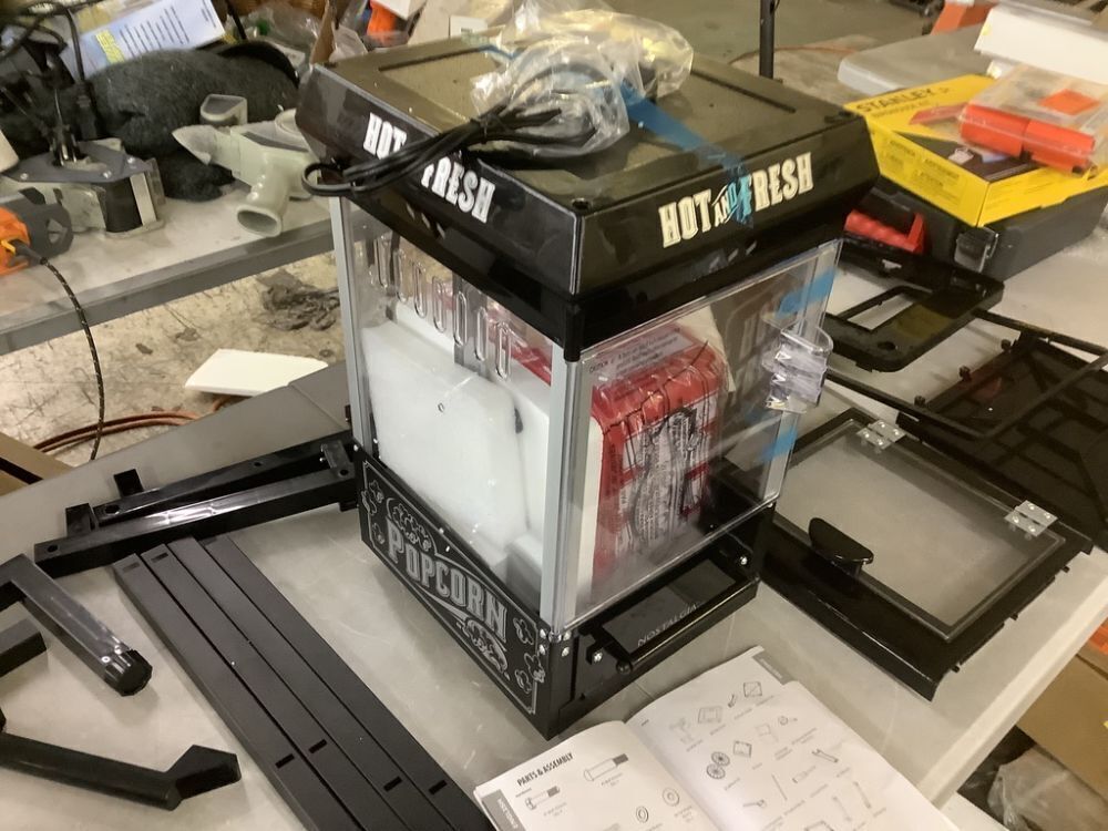 Nostalgia 300 W 2.5 oz. Black Popcorn Cart with 5 Qt. Popcorn Bowl - Image 3 - Lot 90JF