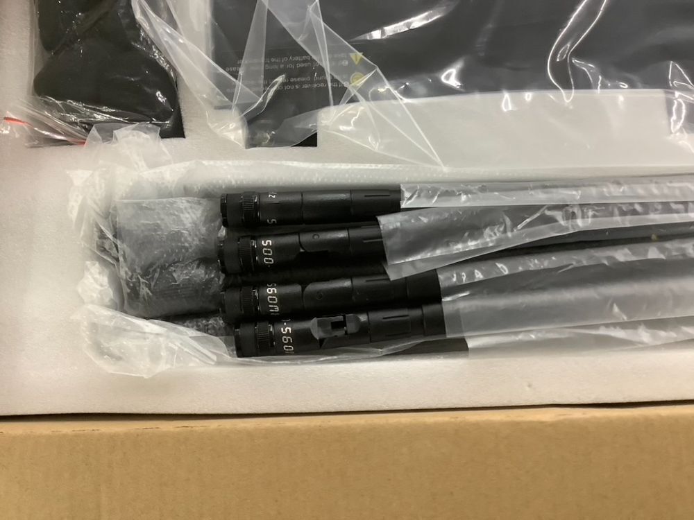 XTUGA CM280 UHF 8 Channel Professional Gooseneck Microphone System - Image 3 - Lot 152