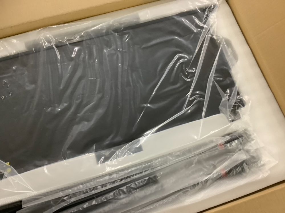 XTUGA CM280 UHF 8 Channel Professional Gooseneck Microphone System - Image 5 - Lot 152