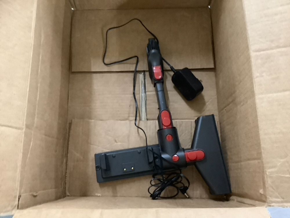 Cordless Stick Vacuum Cleaner - Image 6 - Lot 153