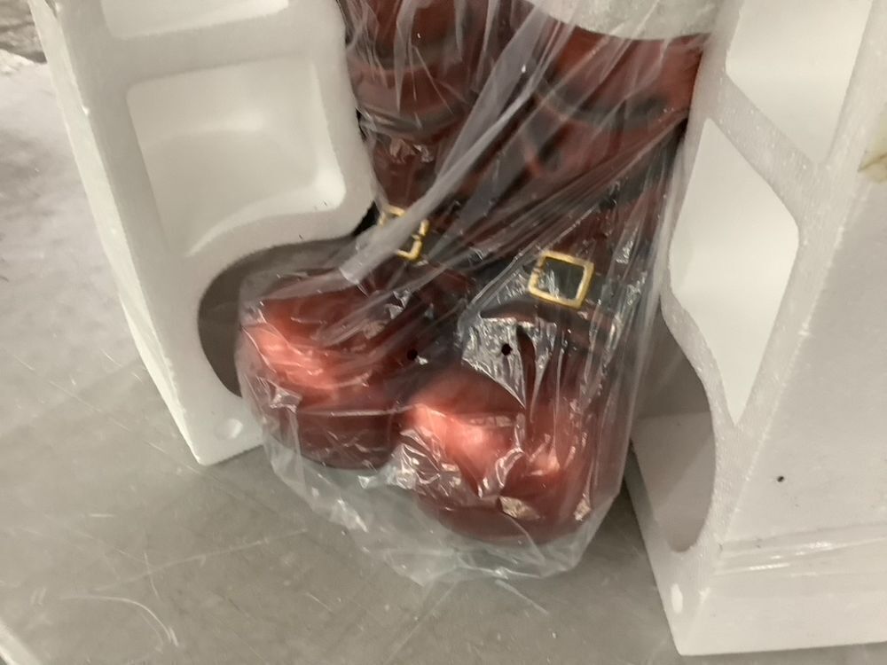 Santa Boots w/ Pre-Decorated Christmas Greenery, Lights - 40in - Image 5 - Lot 163