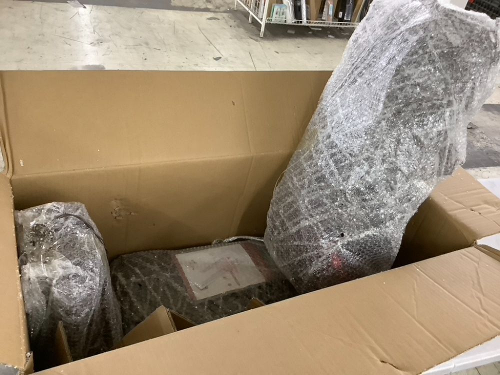 3-Piece Lighted Christmas Deer Set Outdoor Decor with LED Lights - Image 5 - Lot 165