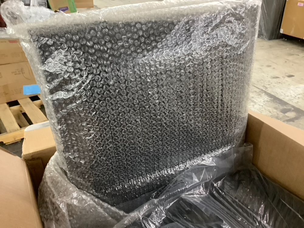 Set of 2 Indoor/Outdoor Aluminum Dining Chairs with Arms All-Weather Rope - Image 3 - Lot 173