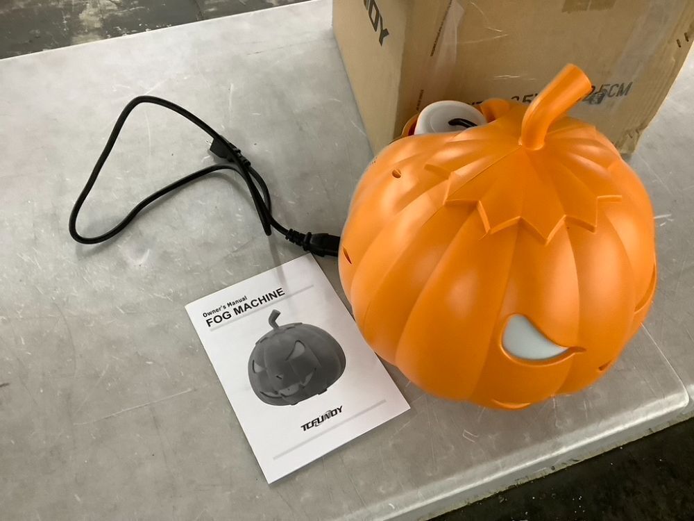 800W Pumpkin Fog Machine - Image 3 - Lot 176