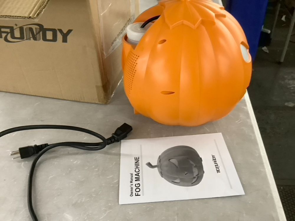 800W Pumpkin Fog Machine - Image 6 - Lot 176