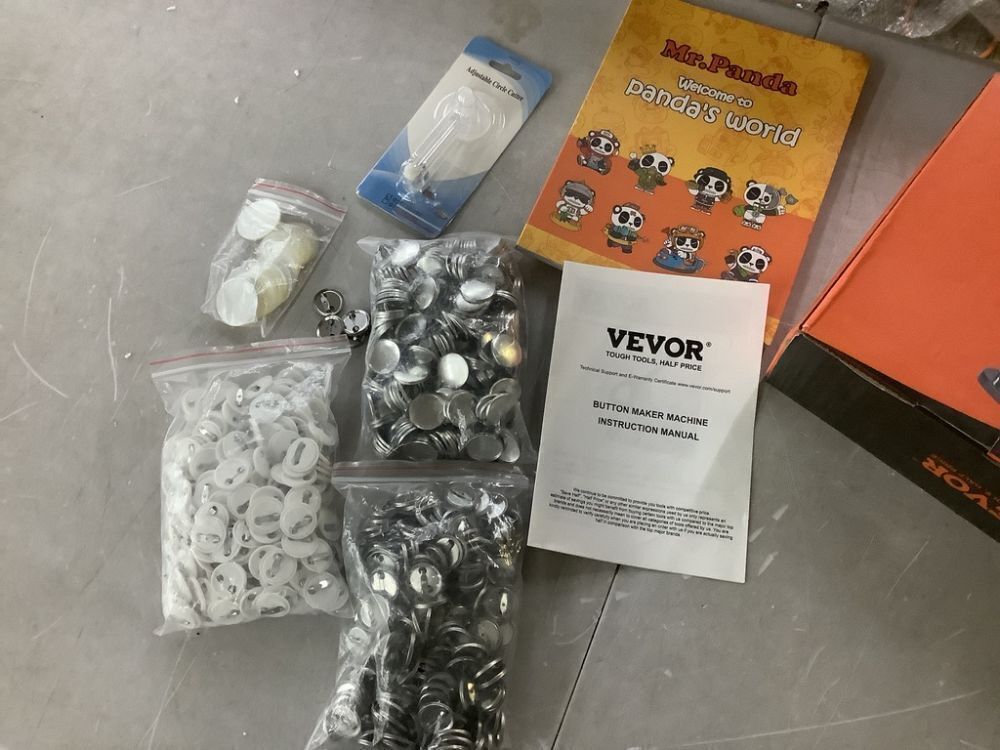 VEVOR Button Maker Machine, 0.98 in. 25 mm Pin Maker, Installation-Free Badge Punch Press Kit - Image 4 - Lot 242JF