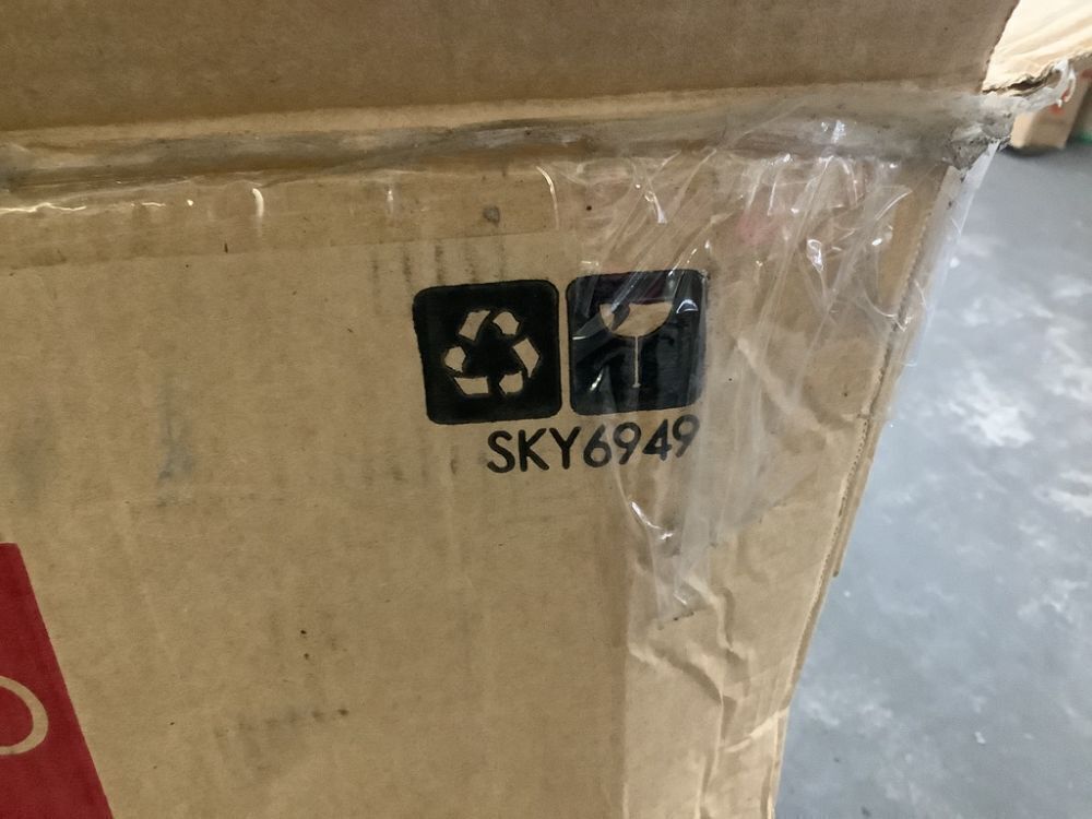 60" Pre-Lit Artificial Fir Christmas Wreath w/ Multicolor LED Lights, PVC Tips - Image 3 - Lot 247