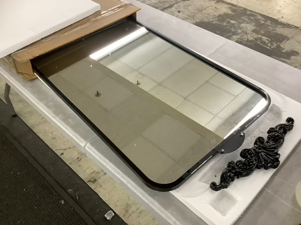 Wreath Top Decorative Mirror, 19" x 30.5" - Image 1 - Lot 273