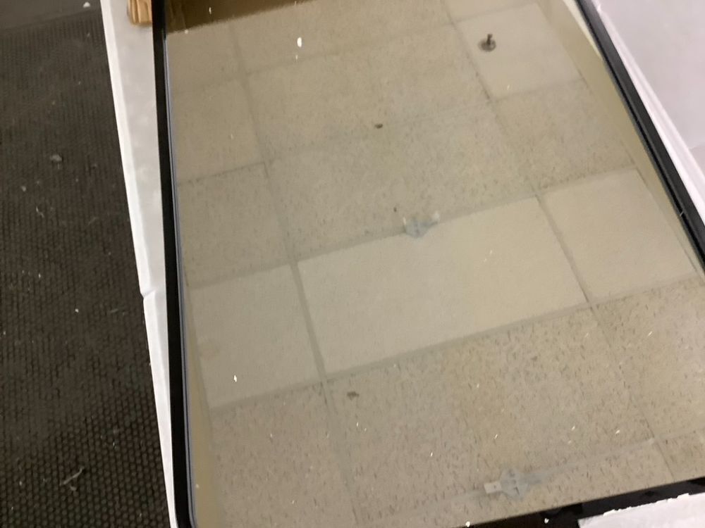 Wreath Top Decorative Mirror, 19" x 30.5" - Image 4 - Lot 273