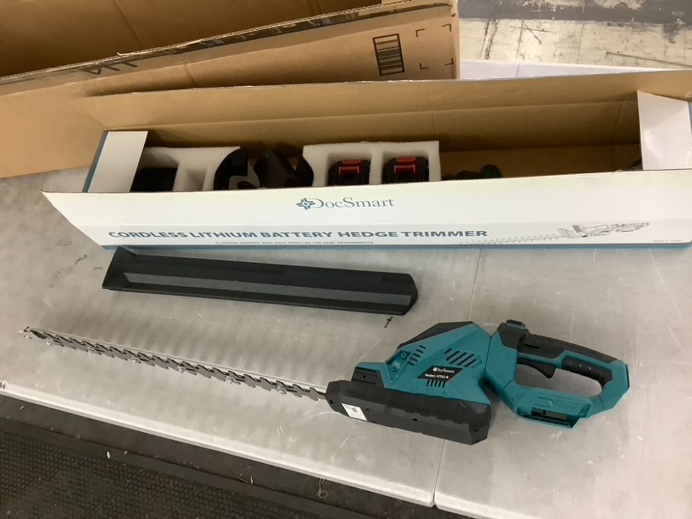 20'' Hedge Trimmer Cordless - Image 2 - Lot 275
