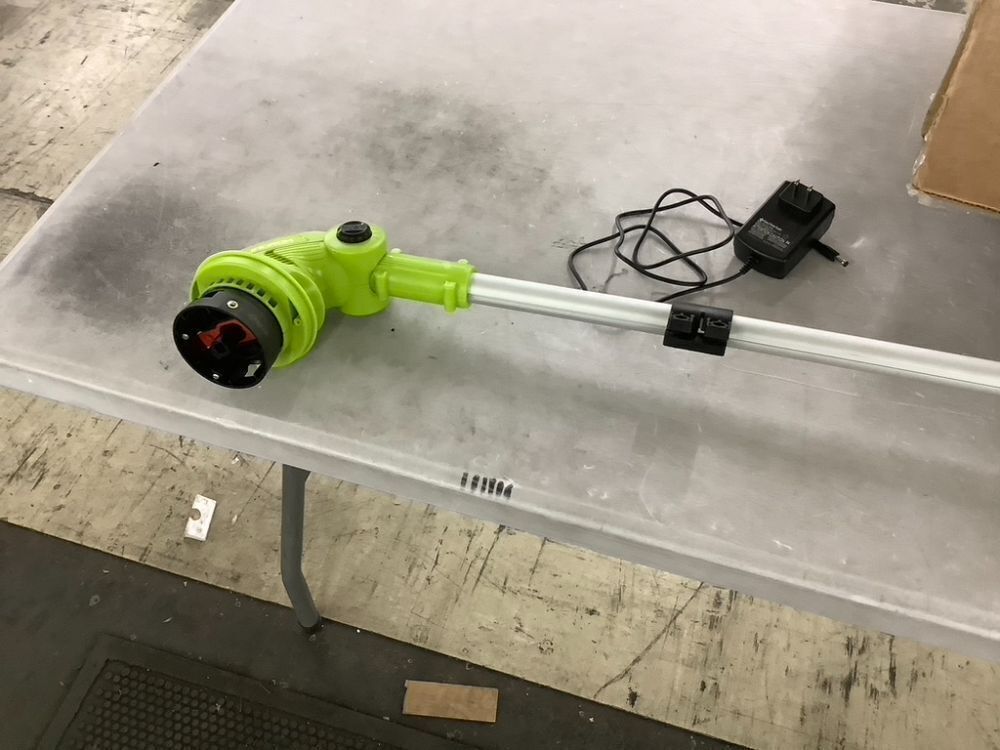 Electric String Trimmer Cordless - Image 4 - Lot 351