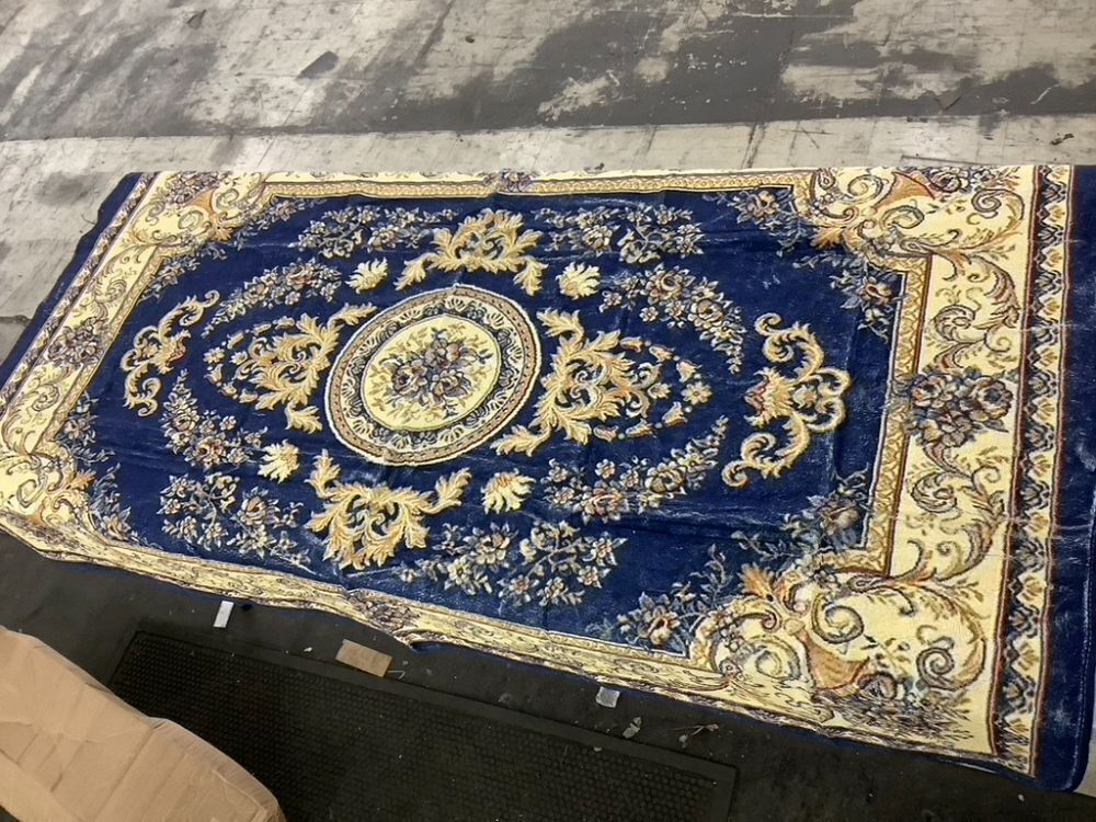 4' x 6' Area Rug - Image 2 - Lot 373