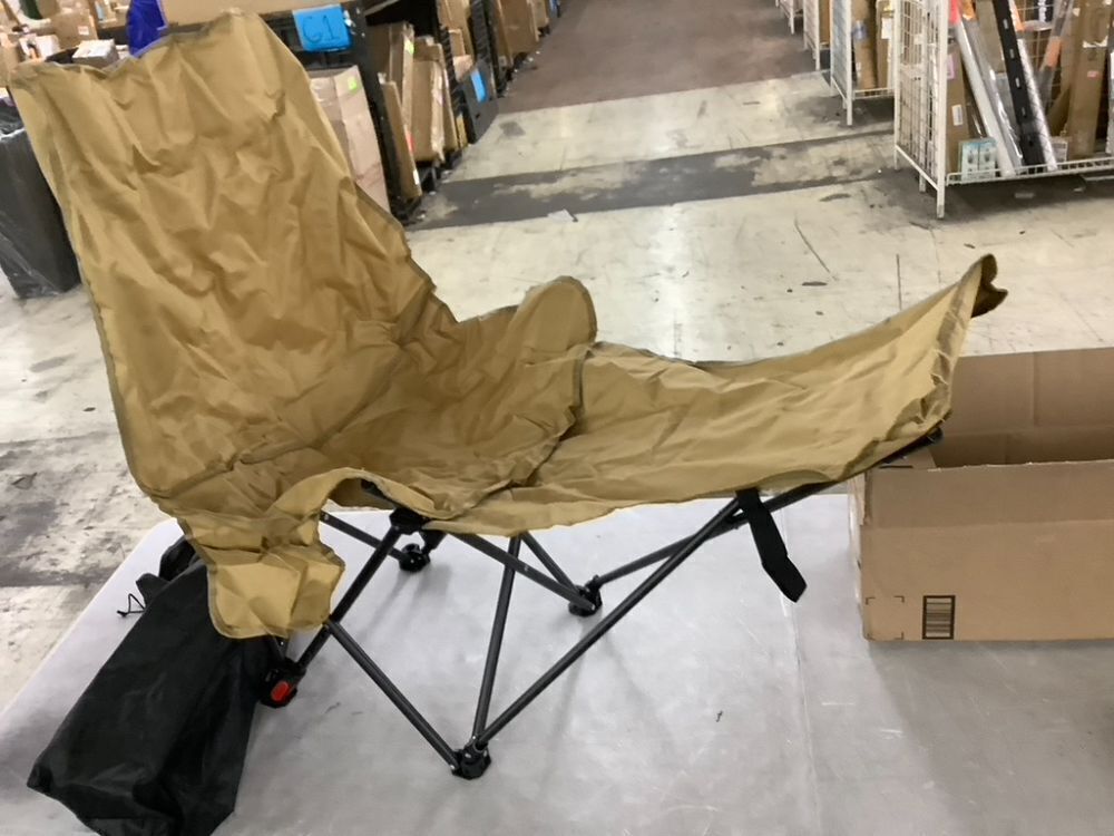 Lounge Camp Chair - Image 2 - Lot 380