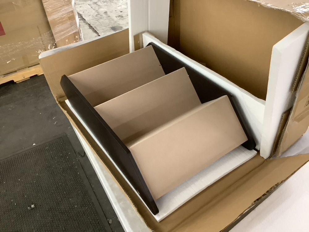 Foldable Adjustable, Non-Slip Wide Wooden Carpeted Pet Step Stairs - Image 2 - Lot 471