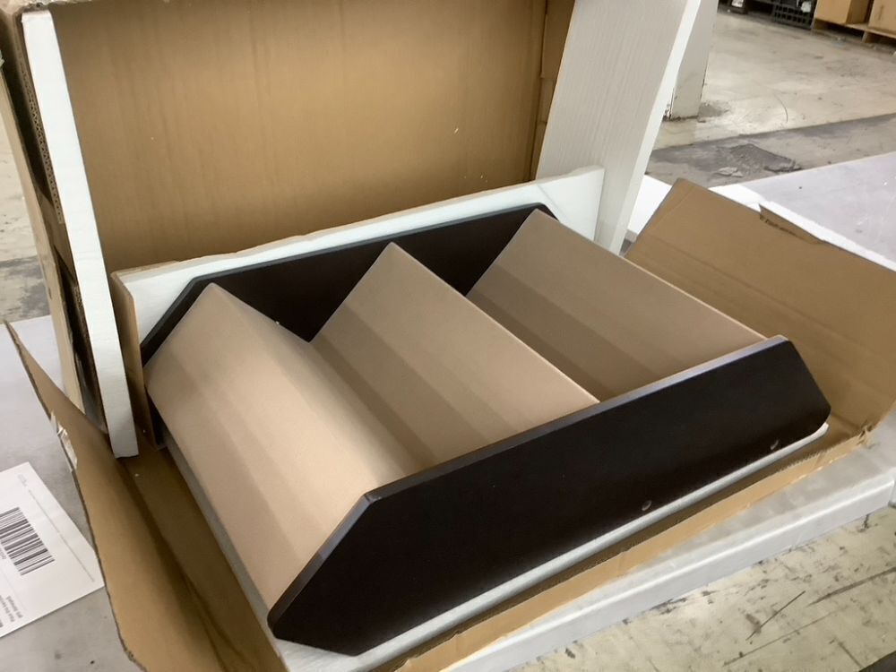 Foldable Adjustable, Non-Slip Wide Wooden Carpeted Pet Step Stairs - Image 5 - Lot 471