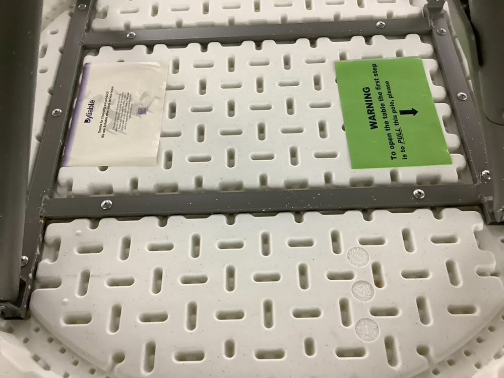 28in White High Top Folding Table - Image 4 - Lot 551