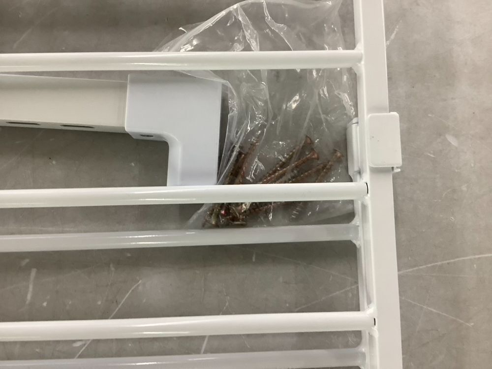 Cumbor Expandable 31.6-48" Baby Gate - Image 7 - Lot 552