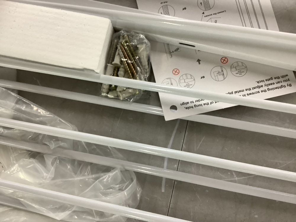 Cumbor Expandable 31.6-48" Baby Gate - Image 8 - Lot 552