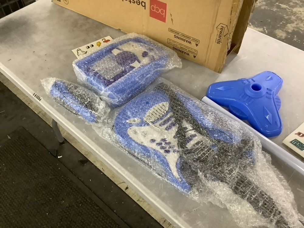 Kids Electric Guitar Toy Play Set w/ 6 Songs, Microphone, Amp - Image 5 - Lot 570