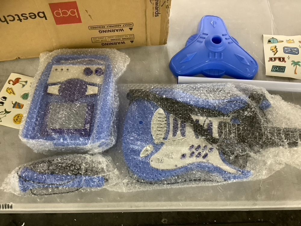 Kids Electric Guitar Toy Play Set w/ 6 Songs, Microphone, Amp - Image 7 - Lot 570