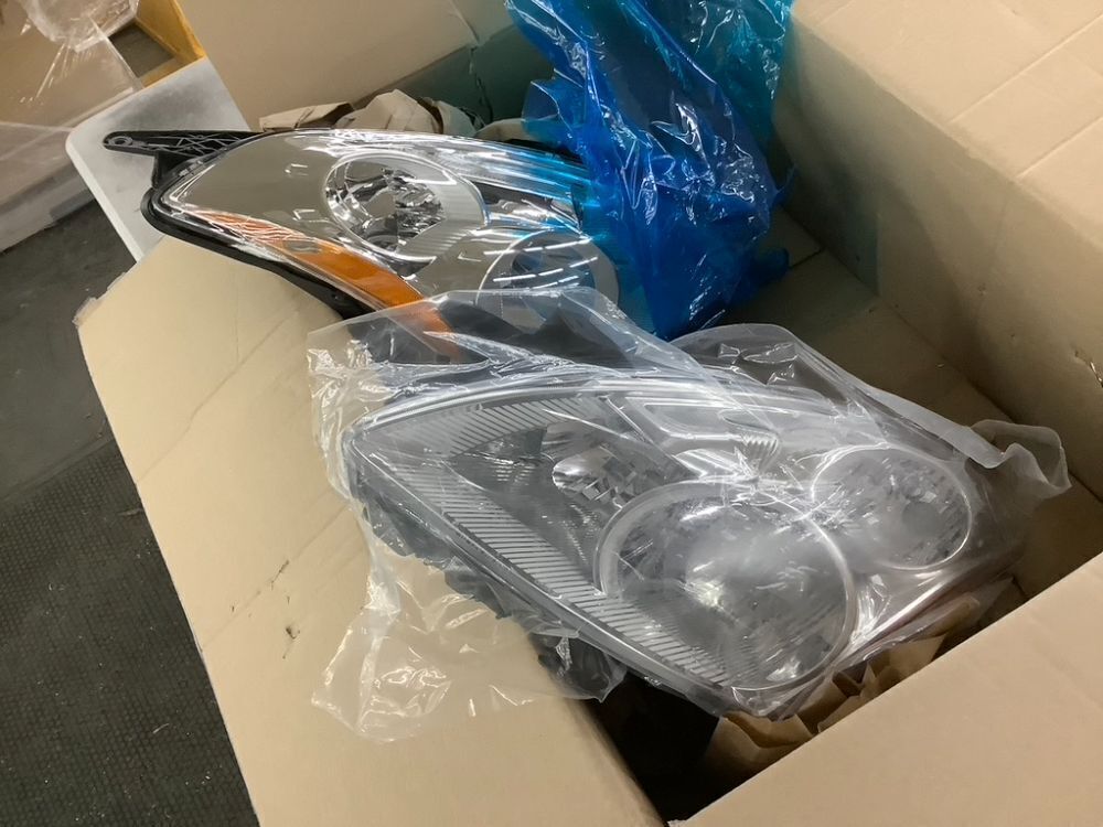 Headlight Assembly Pair for Nissan Altima 2010-2012 - Image 2 - Lot 571