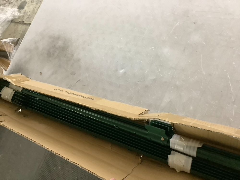 Metal U-Channel Fence Post Green 4 Feet, Pack of 10 - Image 2 - Lot 572