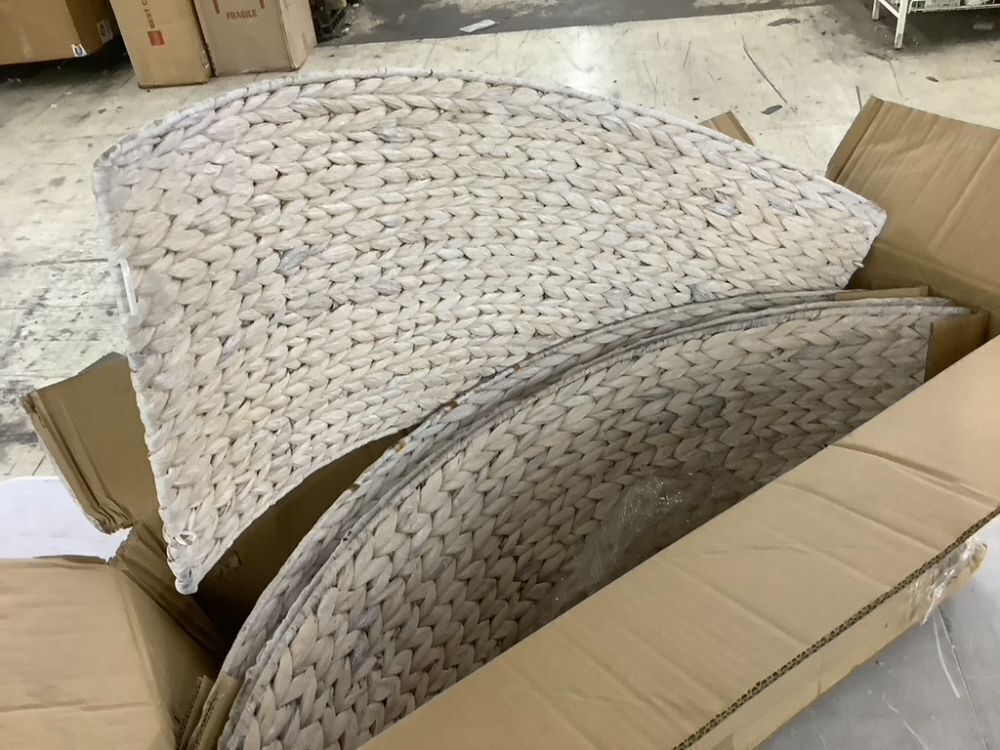 Woven Hyacinth Christmas Holiday Tree Collar - 42in - Image 4 - Lot 663